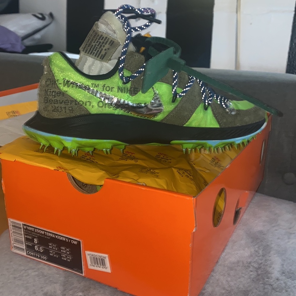 Off white Nikes - Picture 4 of 4